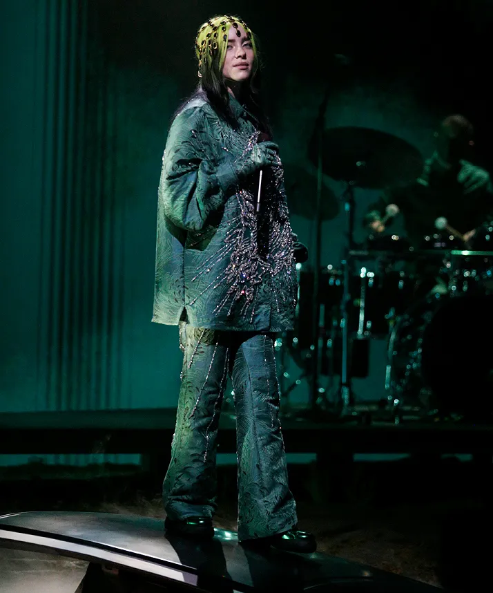 Billie Eilish Returns to the Grammy Awards 2021 Stage