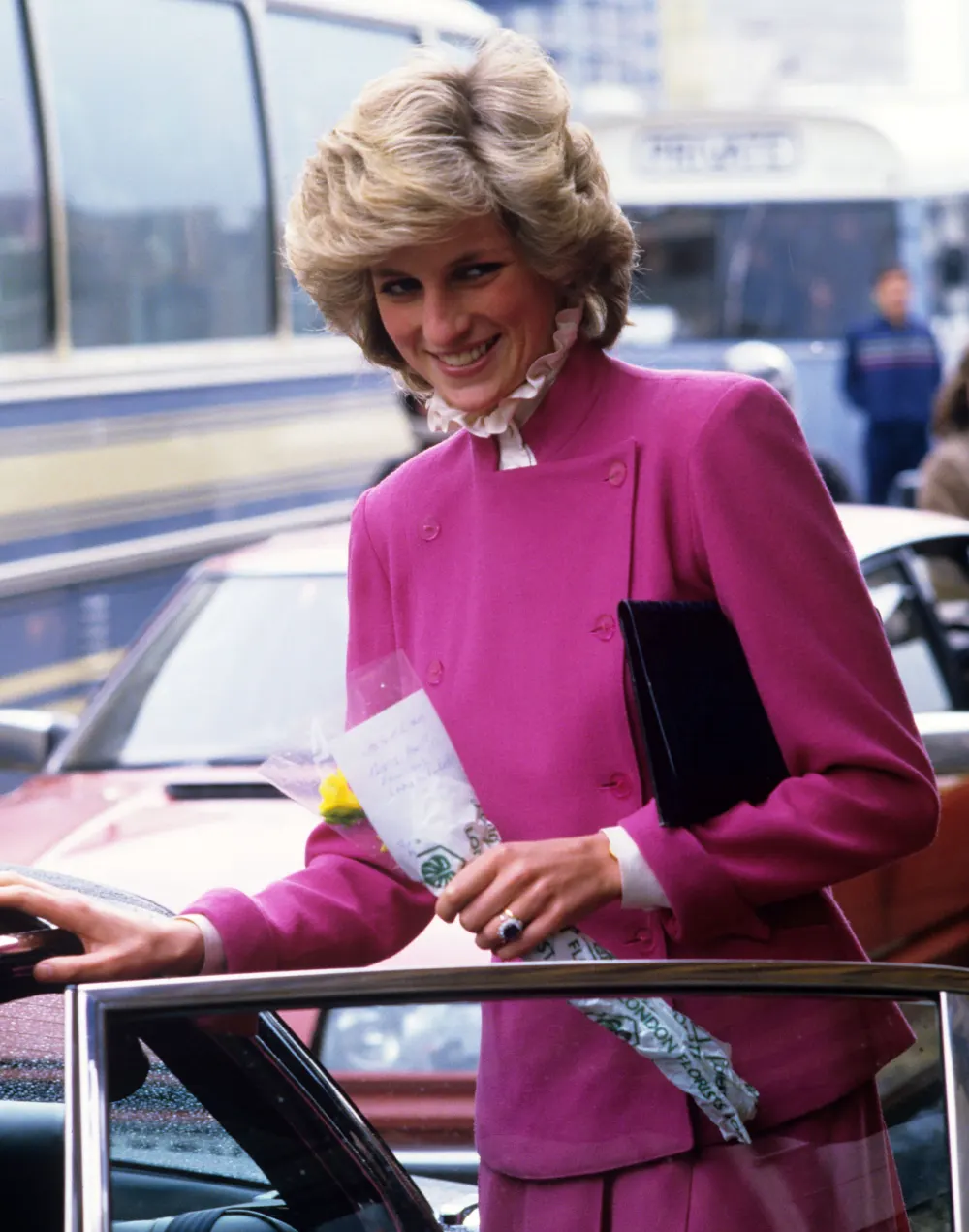 Kate Middleton&rsquo;s Outfit for New Book Gives Subtle Nod to Princess Diana