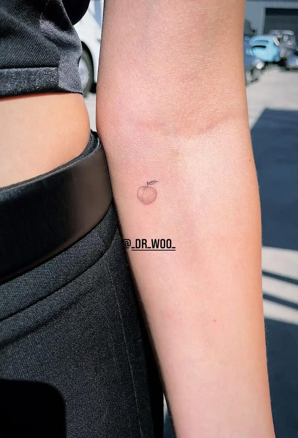 Hailey and Justin Bieber Get Matching Peach Tattoos: Pic