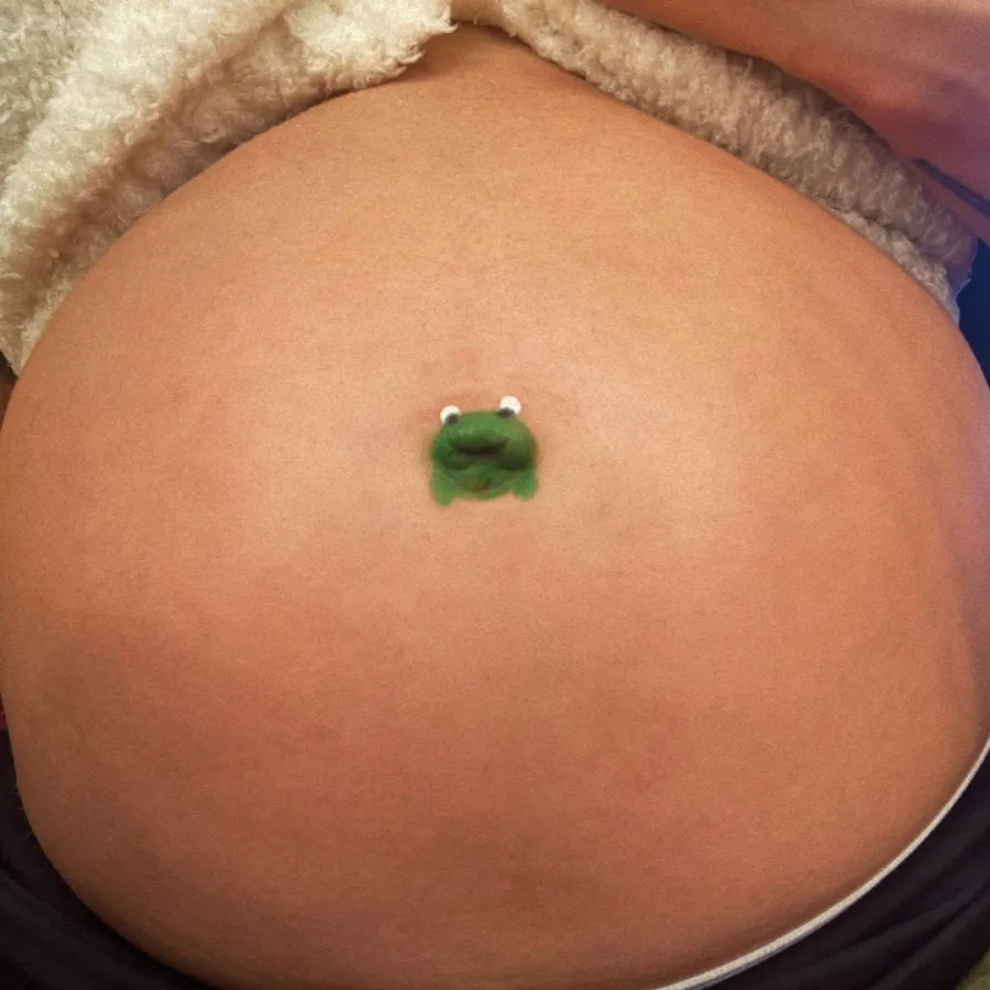 Halsey Frog Baby Bump
