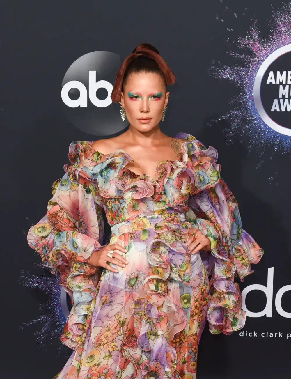 Pregnant Halsey Thanks Fans for Support After Changing Pronouns to She/They on Social Media