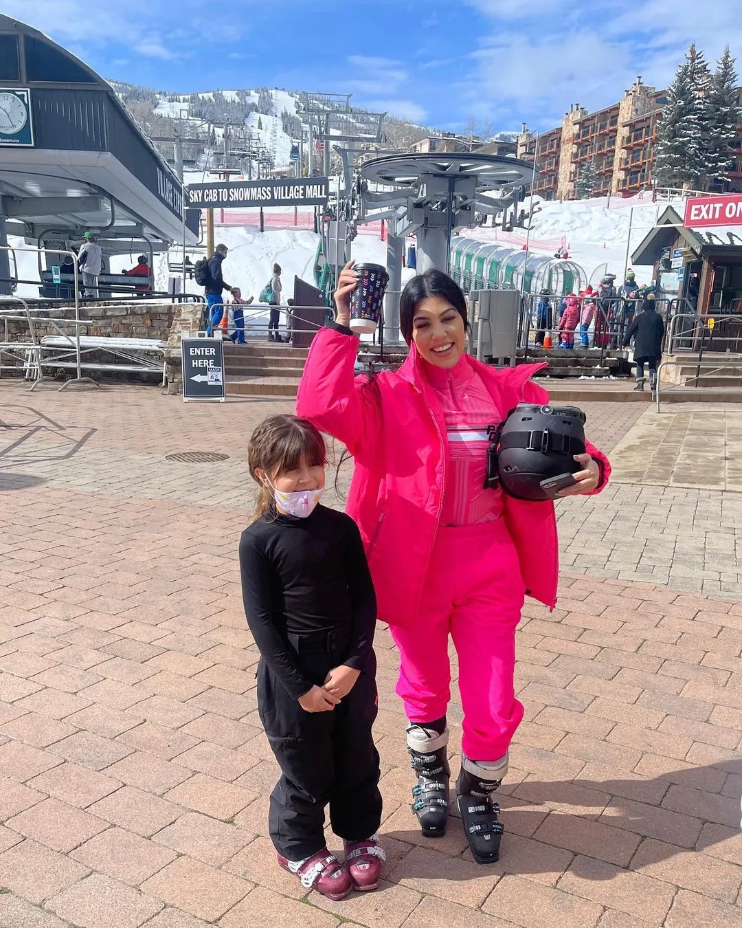 Inside Kourtney Kardashian’s Colorado Ski Trip With 3 Kids