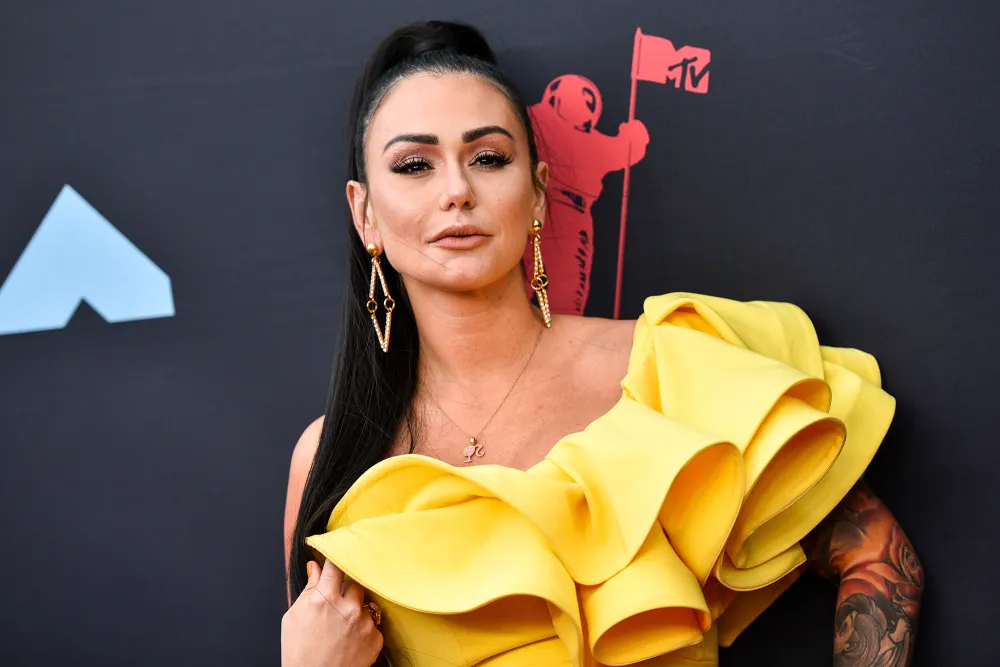 Jersey Shore&rsquo;s Jenni &lsquo;JWoww&rsquo; Farley Goes Makeup Free, Tells Fans &lsquo;Love Yourself&rsquo; Without Beauty Filters