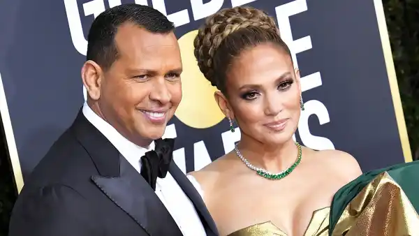 Jennifer Lopez and Alex Rodriguez Show PDA After Denying Split Rumors