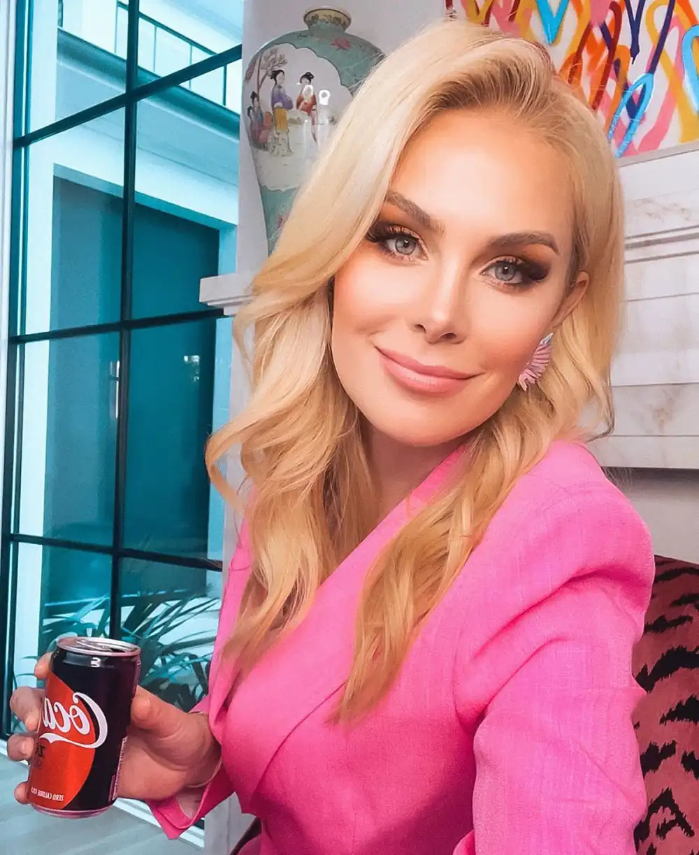 Watch Kameron Westcott&rsquo;s 11-Product Nighttime Skincare Routine