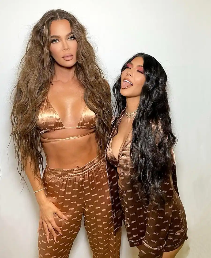 Khloe Kardashian Calls Kourtney B—tch Stealing Skims Pic