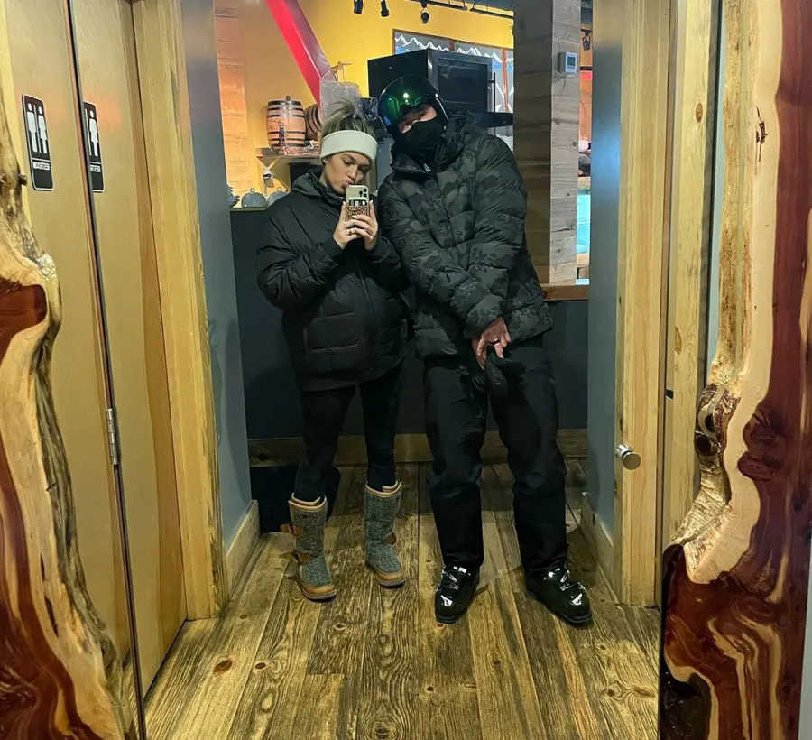 Snow Cute! See Pregnant Sadie Robertson’s 8-Month Baby Bump Pics