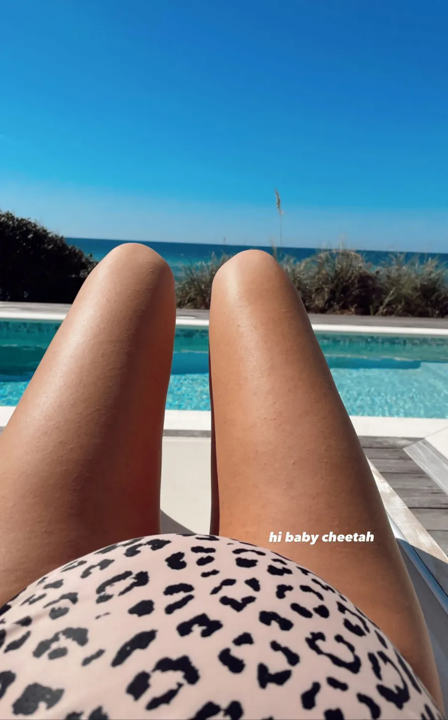 Sadie Robertson’s Pregnancy Pics Ahead of 1st Child: Baby Bump Album