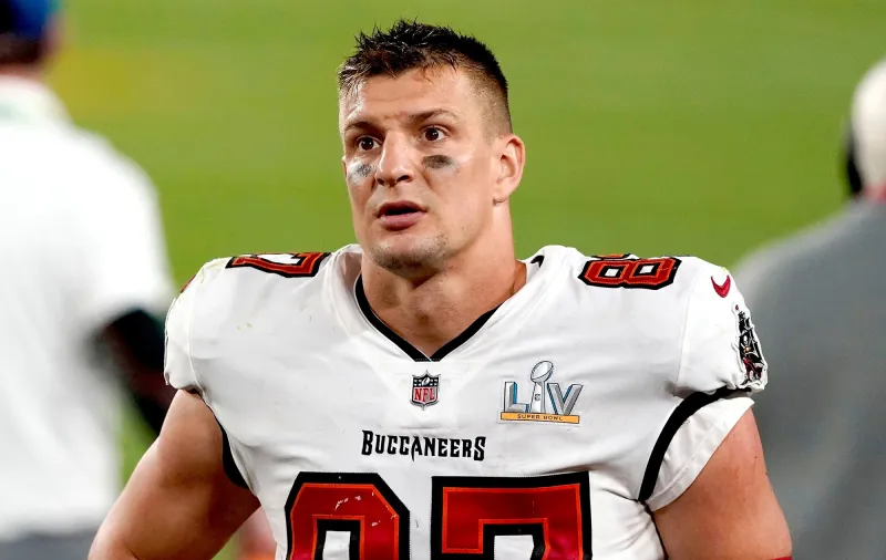 Rob Gronkowski Breaks His Silence on Late Teammate Aaron Hernandez’s 2015 Murder Conviction 1