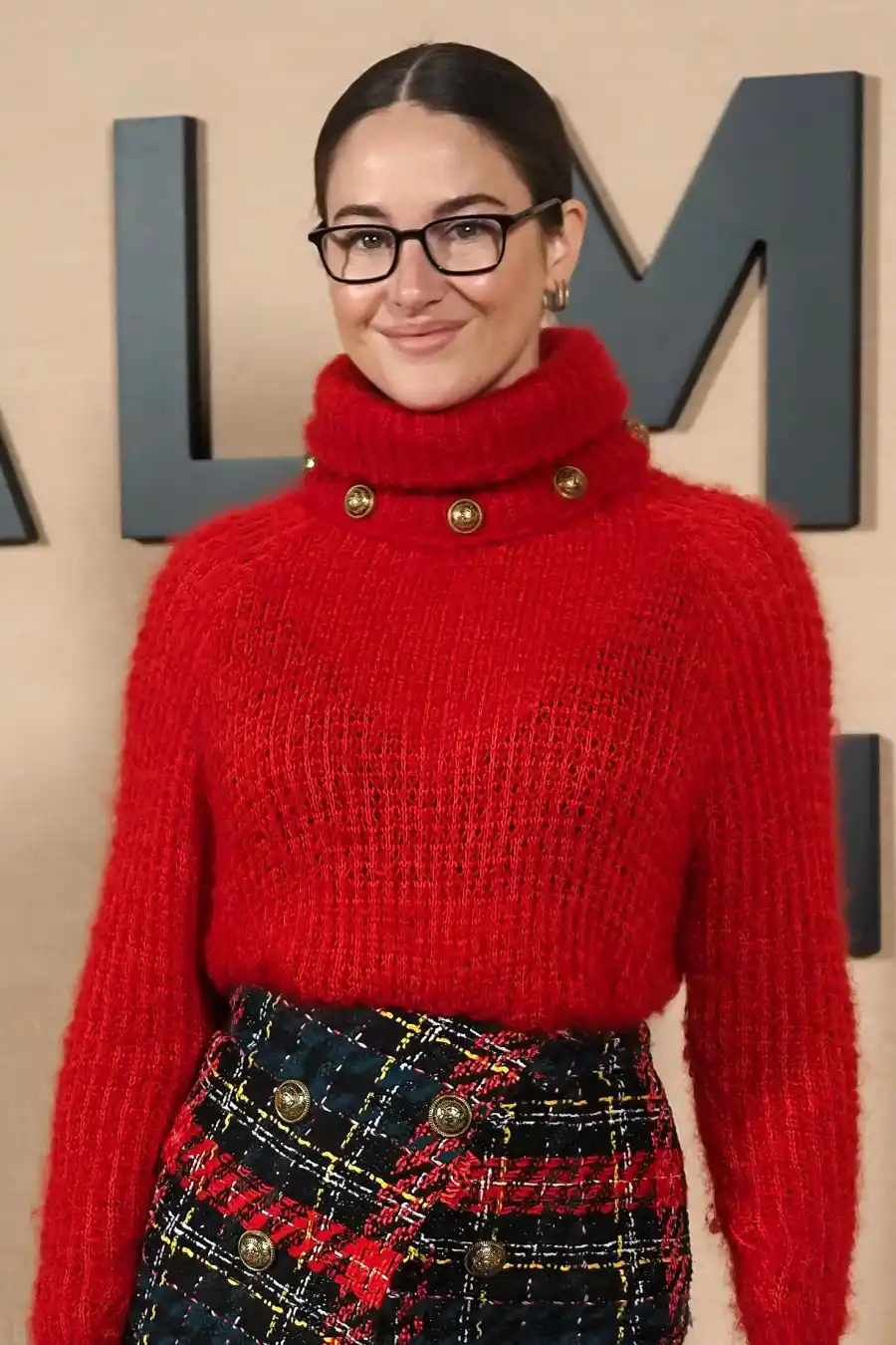 Shailene Woodley Stars Without a Cell Phone