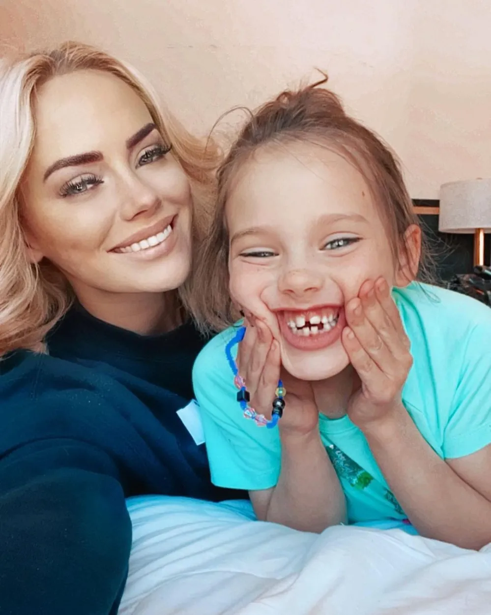 Southern Charm&rsquo;s Kathryn Dennis Shares Selfie With Daughter After Temporary Custody Loss