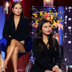 OMG! 2 ‘Bachelor’ Contestants Joke About Twinning for ‘Women Tell All’
