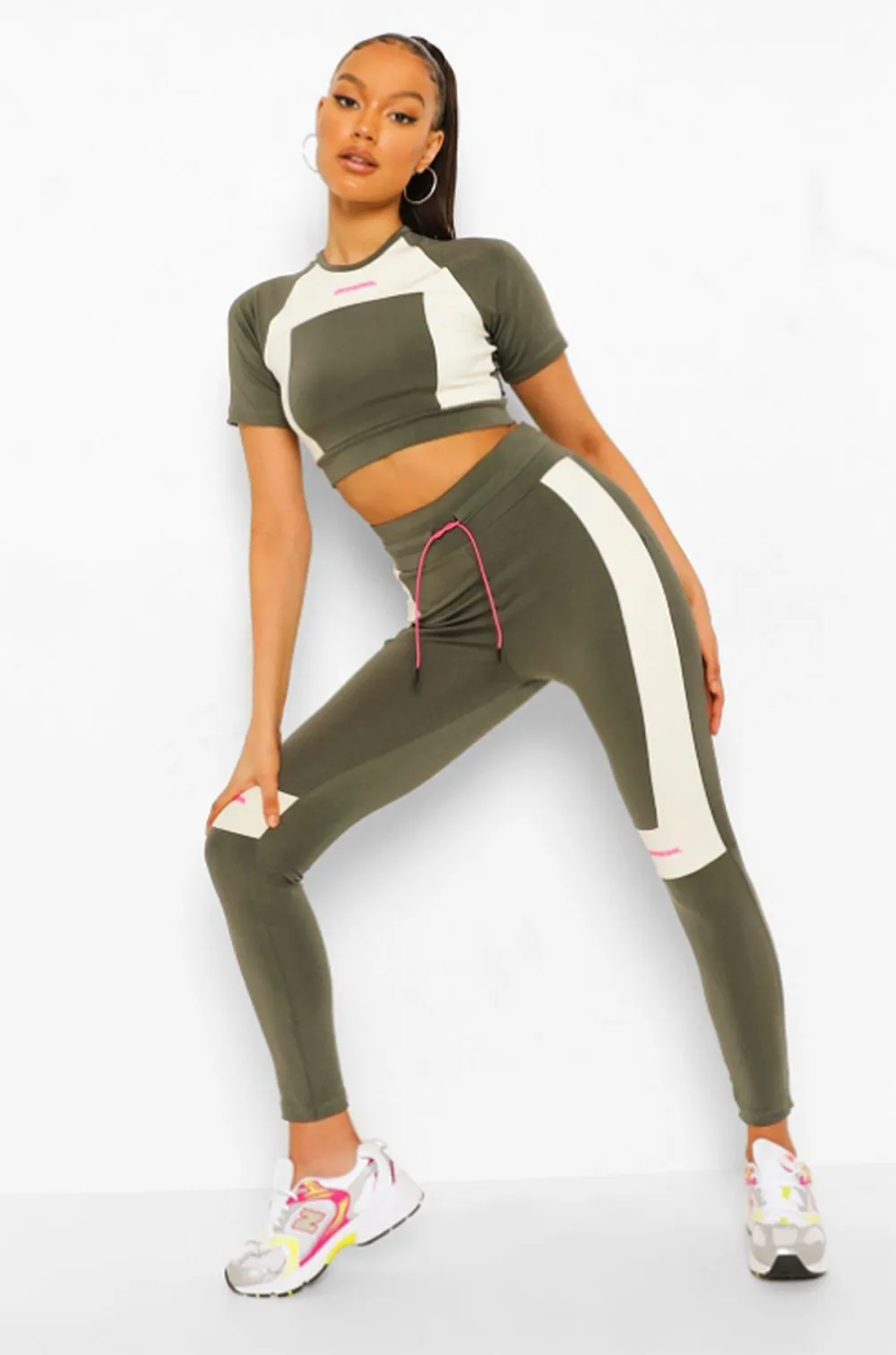 boohoo-activewear-leggings