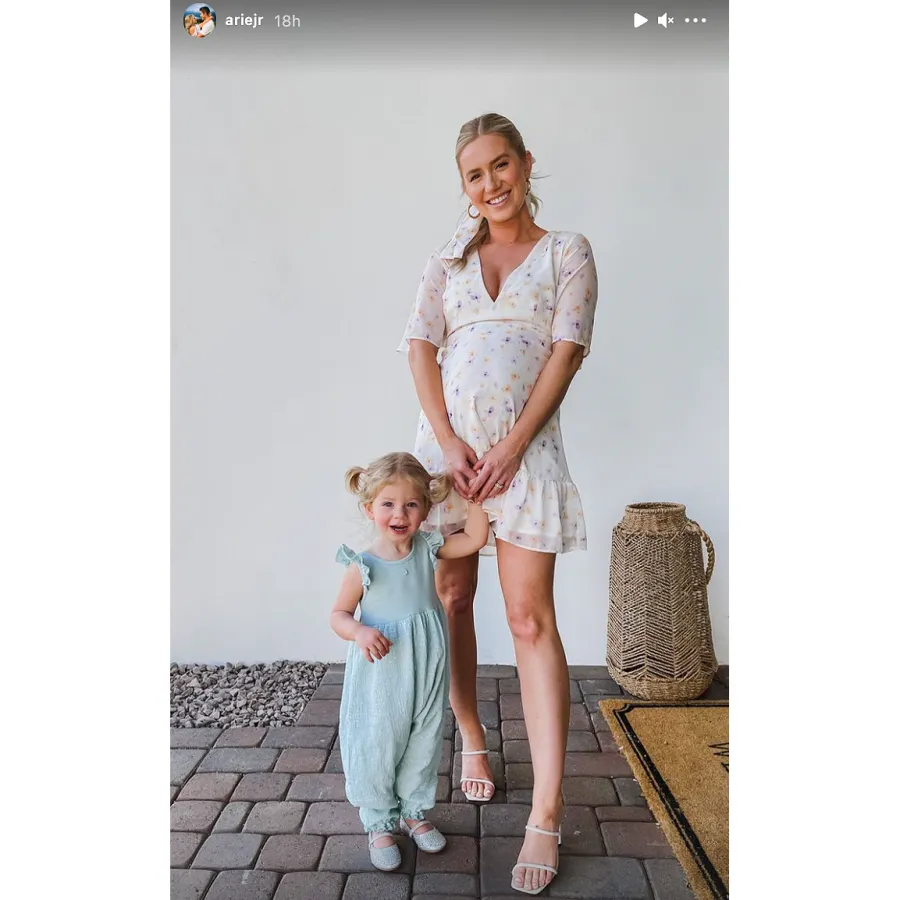 pregnant-lauren-burnhams-baby-bump-pics-ahead-of-welcoming-twins 1