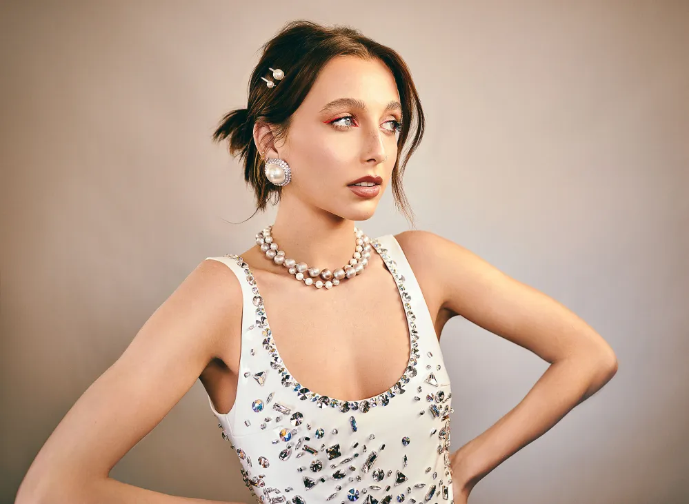 Emma Chamberlain: It&rsquo;s Badass to be Mane Addicts&rsquo; Mane Muse