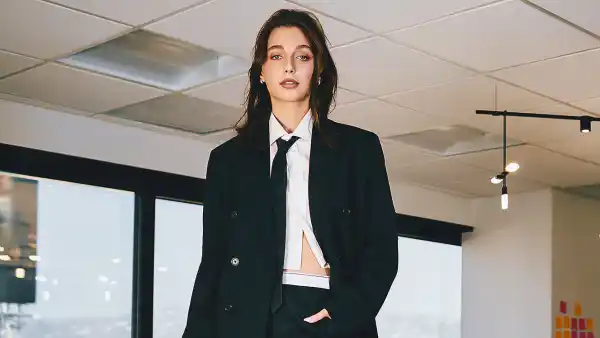 Emma Chamberlain: It’s Badass to be Mane Addicts’ Mane Muse