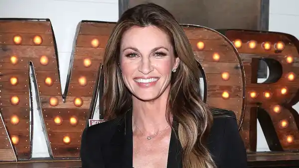 Erin Andrews Jaw Of Steel Saved Her From A Baseball Injury Jaw Of Steel Saved Her From A Baseball Injury
