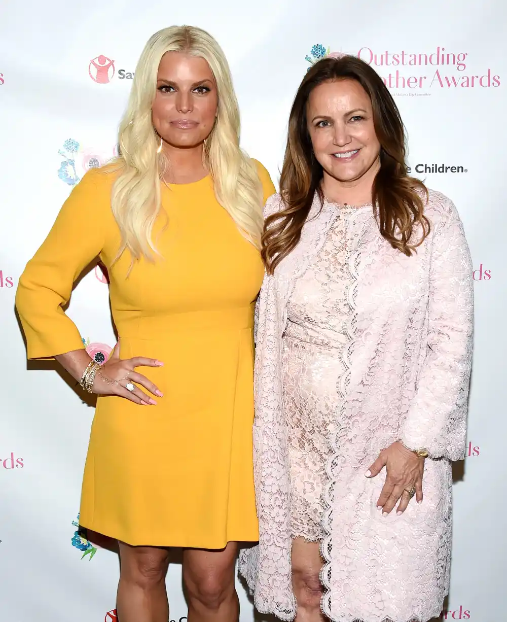Jessica Simpson&rsquo;s Mom Tina Says &lsquo;Terrible&rsquo; Body-Shaming Made Her Daughter Want to Be a &lsquo;Recluse&rsquo;