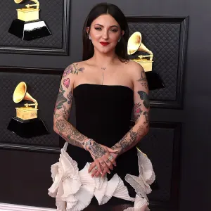 Julia Michaels 25 Things You Dont Know About Me