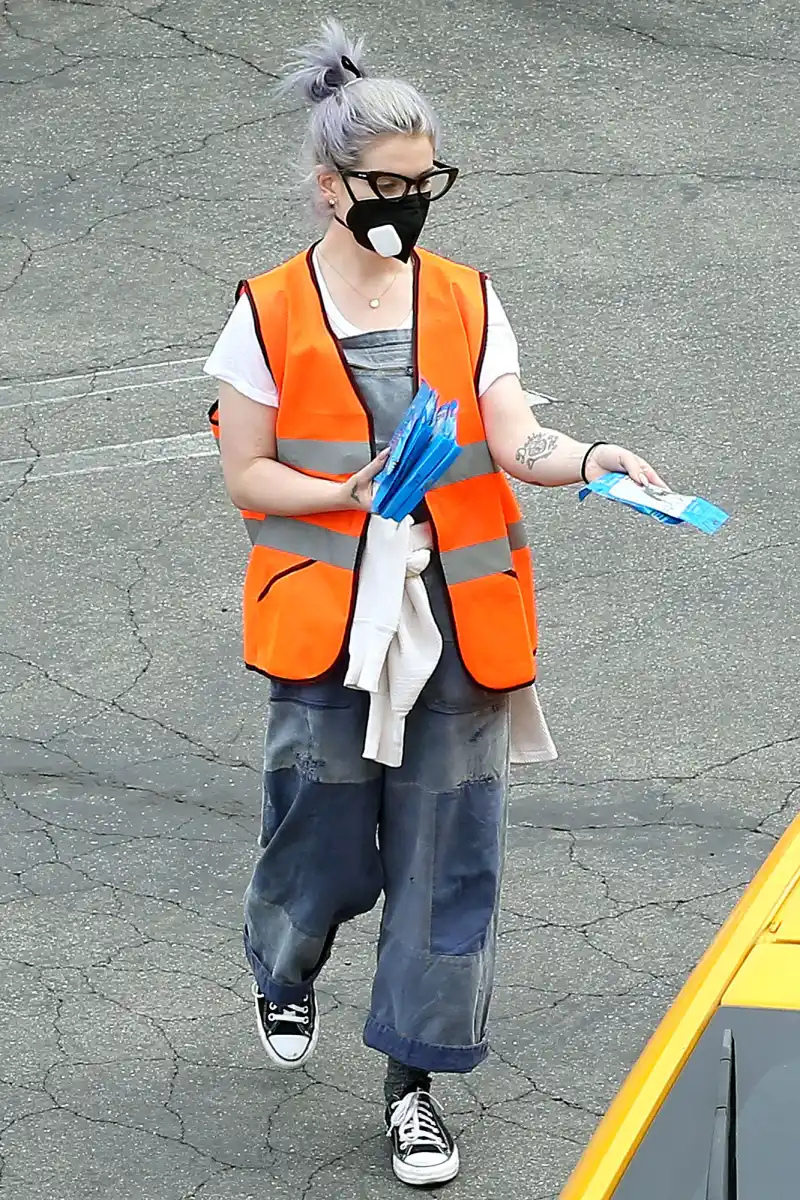 Kelly Osbourne They Give Back Just Like Us