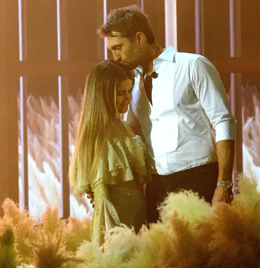 Maren Morris and Husband Ryan Hurd Perform Sexy Duet ACM Awards 2021 04