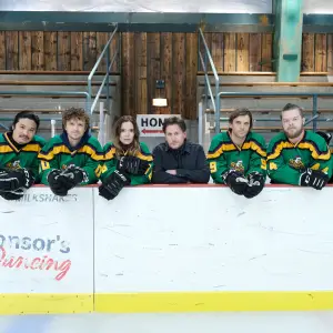 Mighty Ducks Elden Henson Son Crashes Zoom Reveal Thoughts His Dad Bash Brother