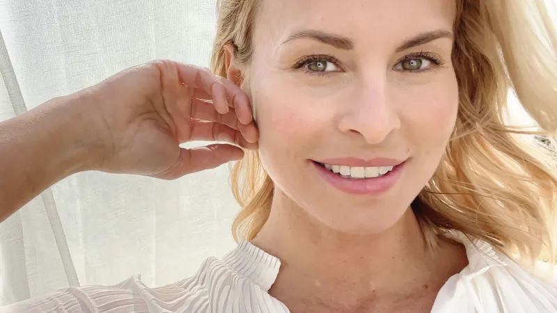 Niki Taylor Reprises Her Role as COVERGIRL Ambassador — 23 Years Later!