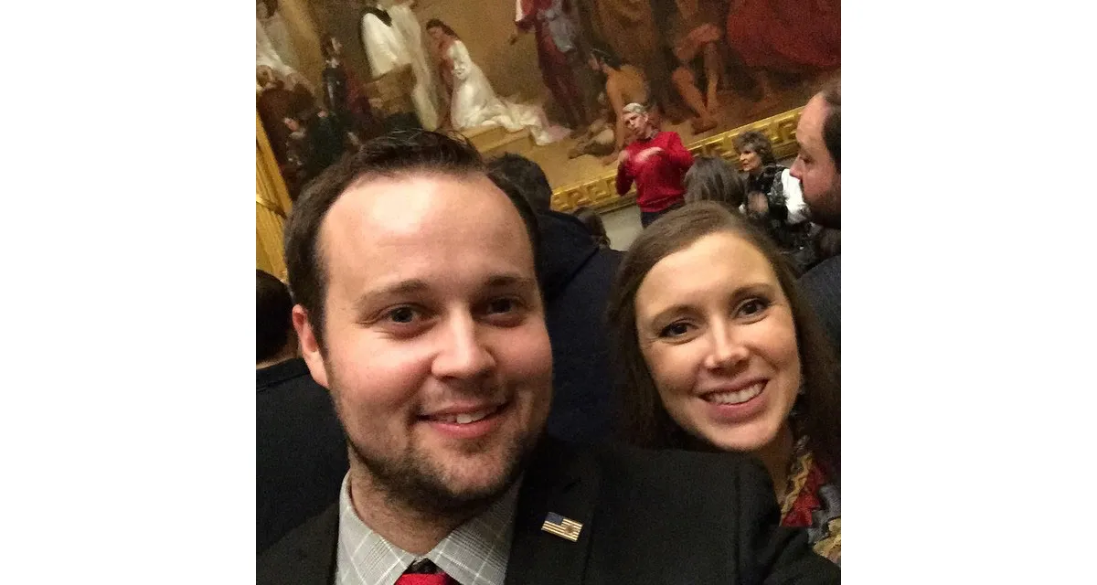 Pregnant Anna Duggar Claps Back at Claim She and Josh Duggar Can’t Afford 7 Kids
