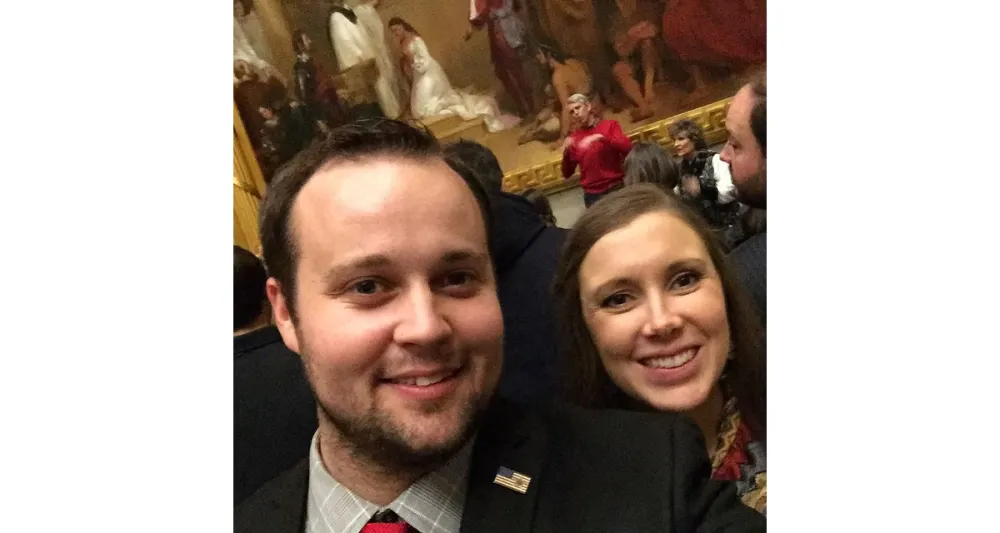 Pregnant Anna Duggar Claps Back at Claim She and Josh Duggar Can&rsquo;t Afford 7 Kids