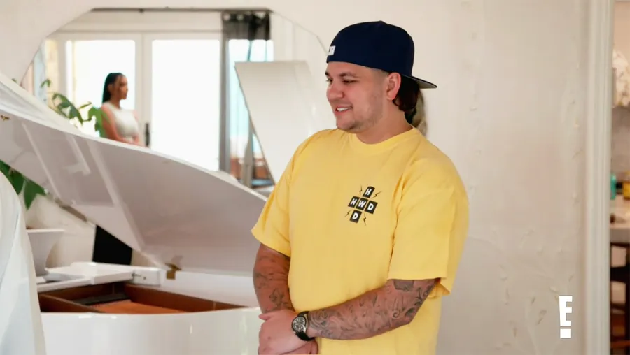 Rob Kardashian Shows Off Weight Loss in Rare KUWTK Appearance