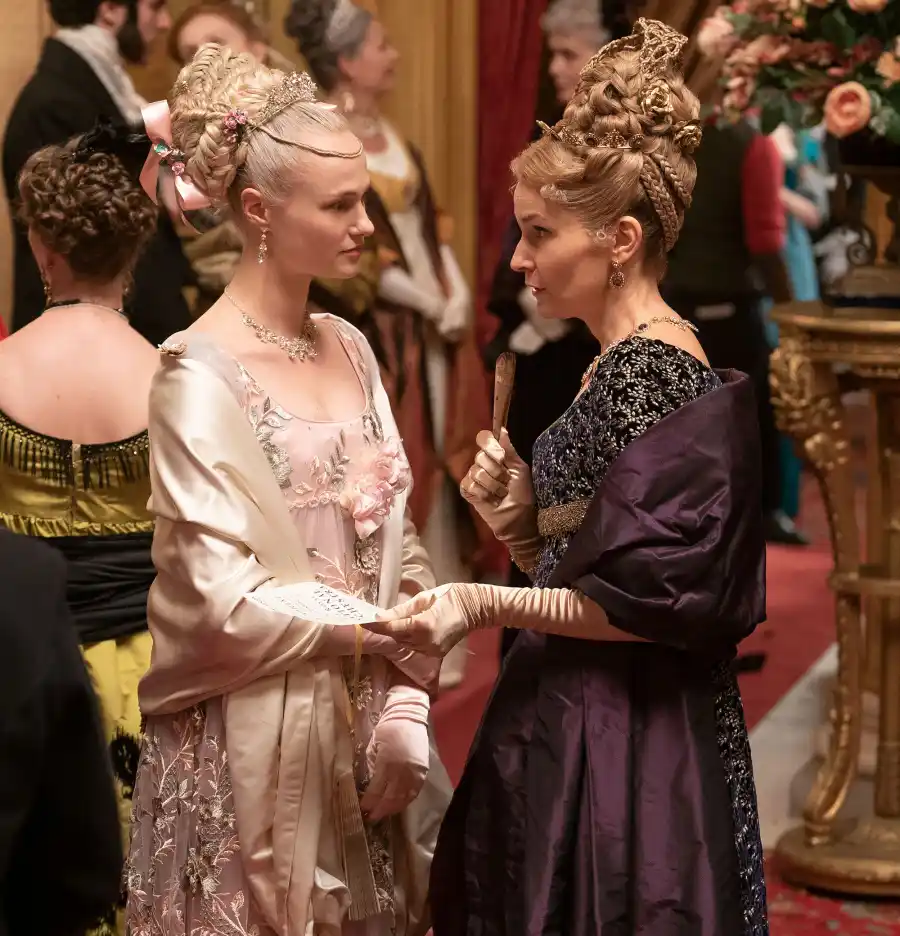Promenades! Balls! The Best ‘Bridgerton’ Dresses and Suits From Season 1