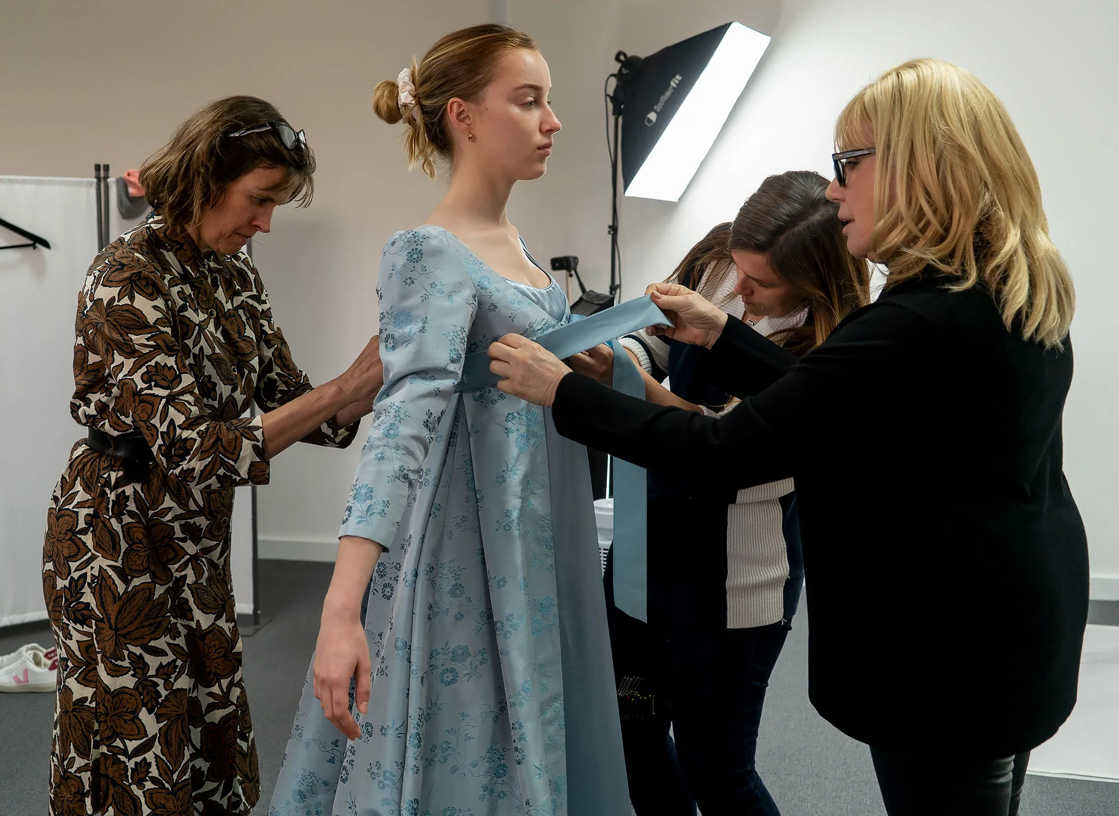 Promenades! Balls! The Best ‘Bridgerton’ Dresses and Suits From Season 1