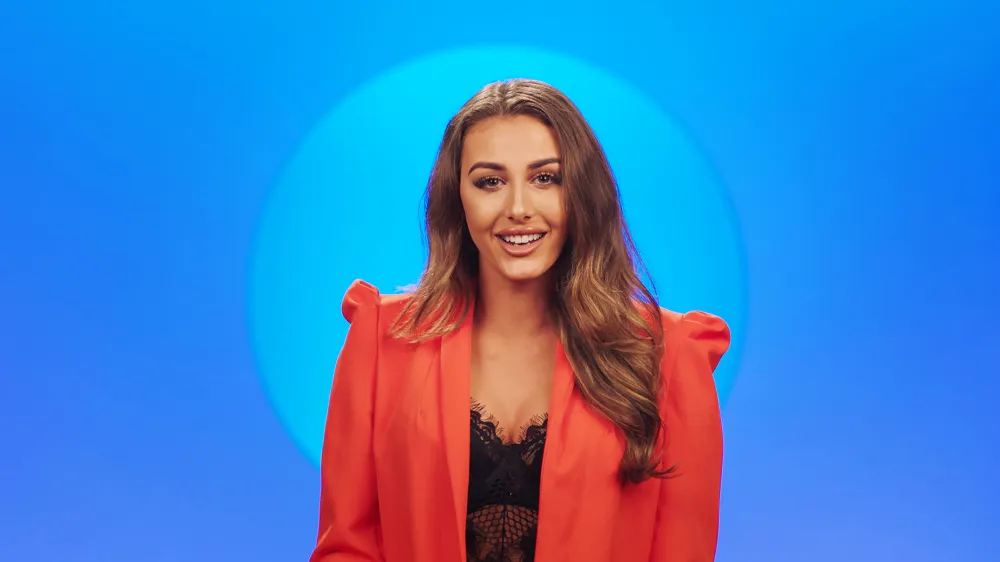 'The Circle' Includes a 'Too Hot to Handle' Crossover and Lance Bass? &mdash; First Trailer