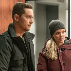Chicago PD Upton Awkwardly Avoids Halstead