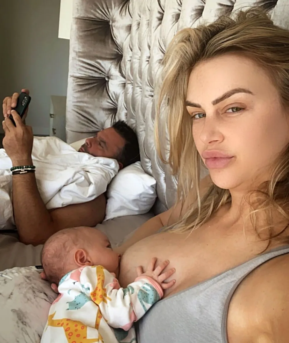 Vanderpump Rules&rsquo; Lala Kent Breast-Feeds Daughter Ocean in New Photo: I&rsquo;m &lsquo;Digging&rsquo; This