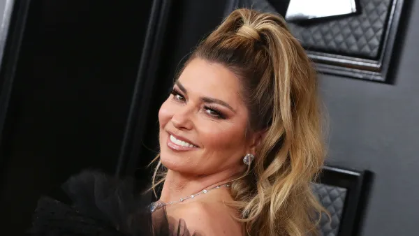 Watch Shania Twain Recreate Her ‘Man! I Feel Like Woman’ Outfit