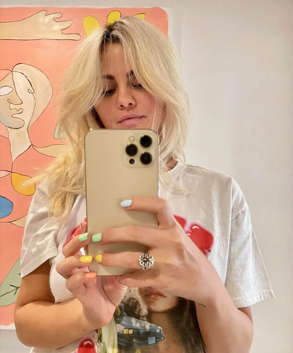 Whoa! Selena Gomez Looks Like a Different Person With Platinum Blonde Hair