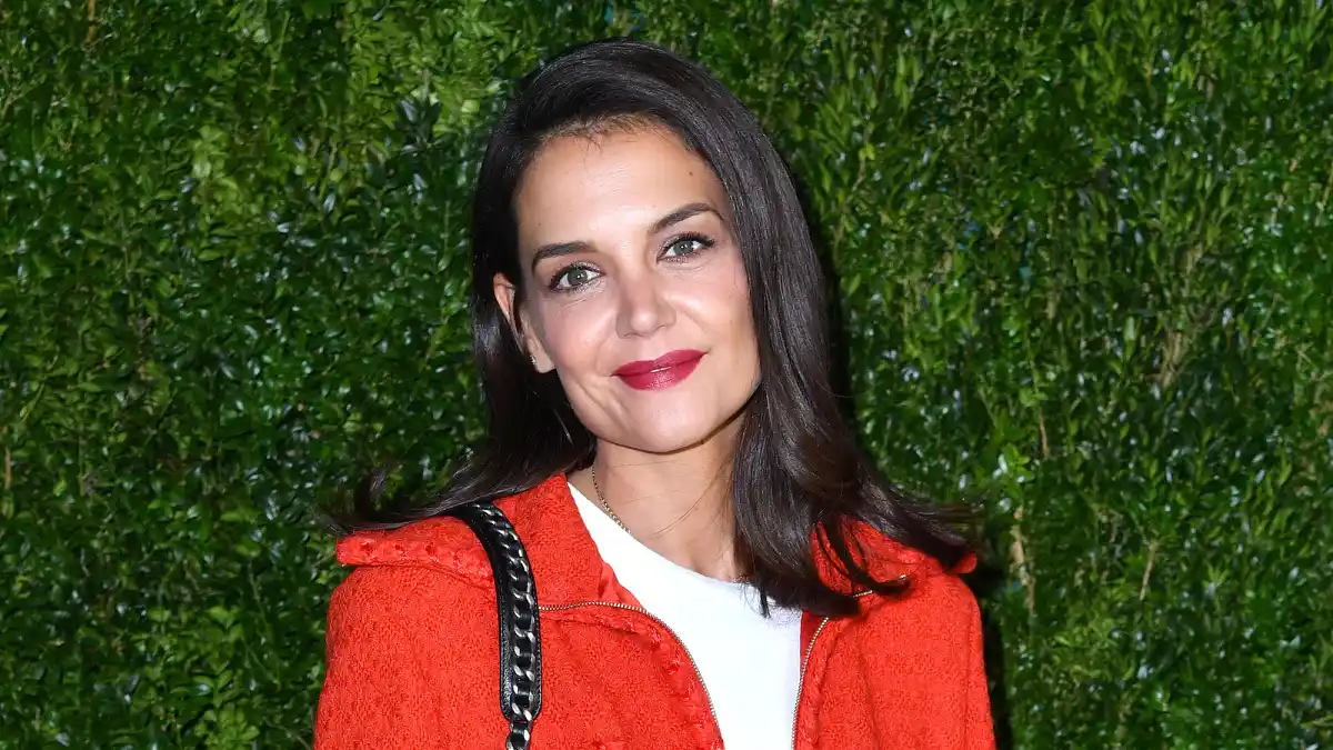 katie-holmes-book-picks