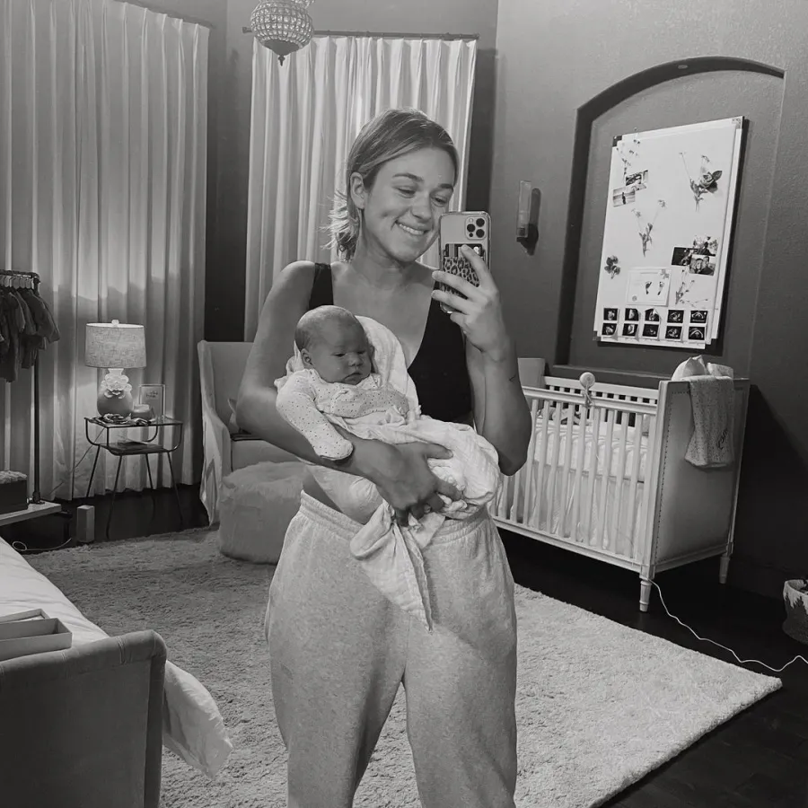 1 Week! See Sadie Robertson and Christian Huff’s Daughter Honey’s Baby Album