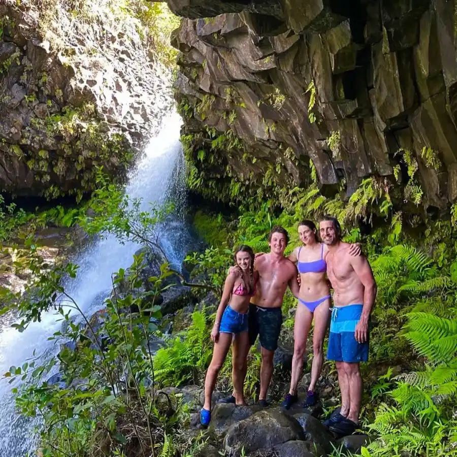 Aaron Rodgers and Shailene’s Maui Getaway With Friends
