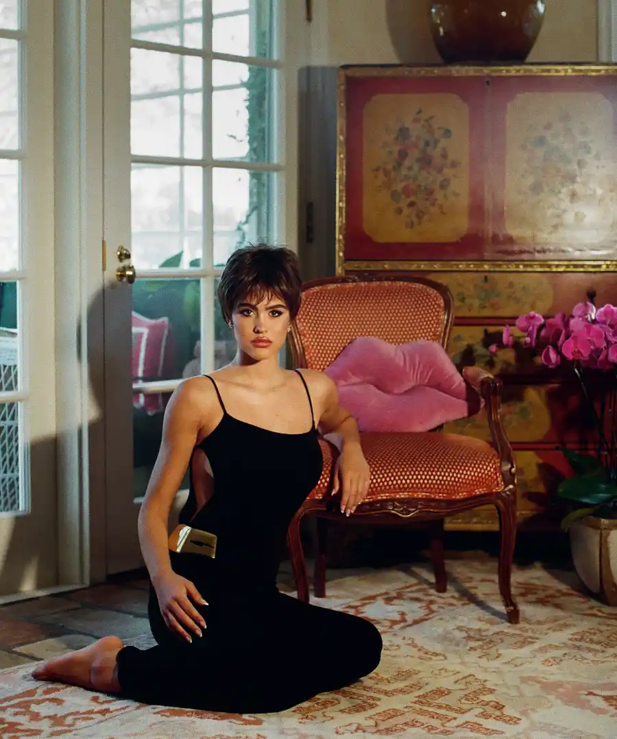 Total Twins! Amelia Gray Channels ‘90s Lisa Rinna in Vintage Photo Shoot