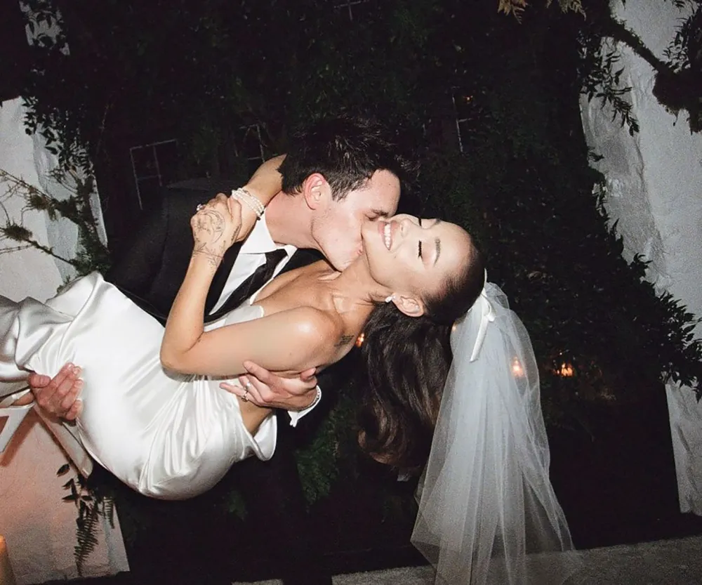 Ariana Grande&rsquo;s Wedding Gown Is the Epitome of Elegance