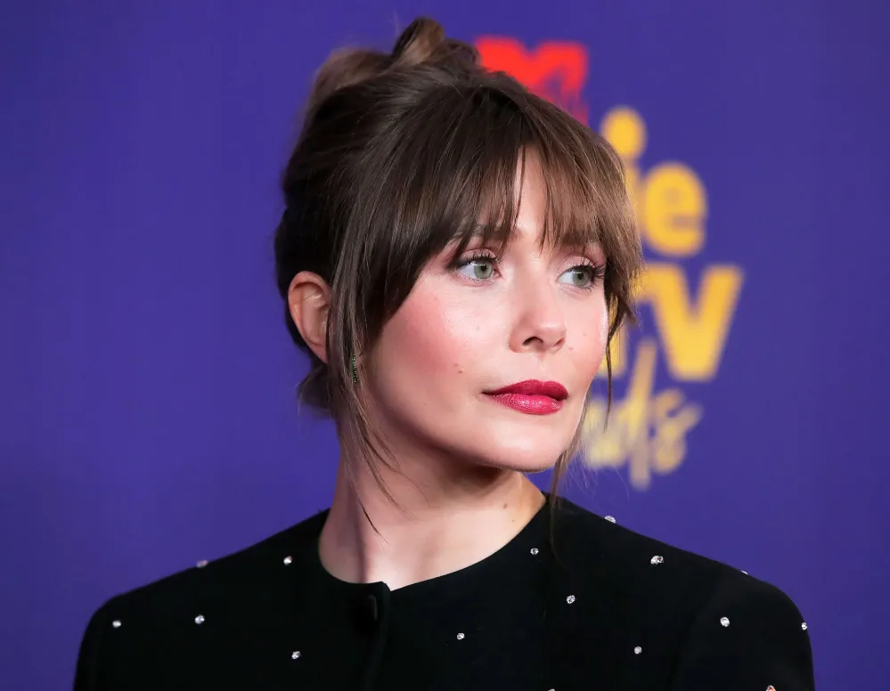 How Elizabeth Olsen Got Her Gorgeous Brunette &lsquo;Do at the 2021 MTV Awards
