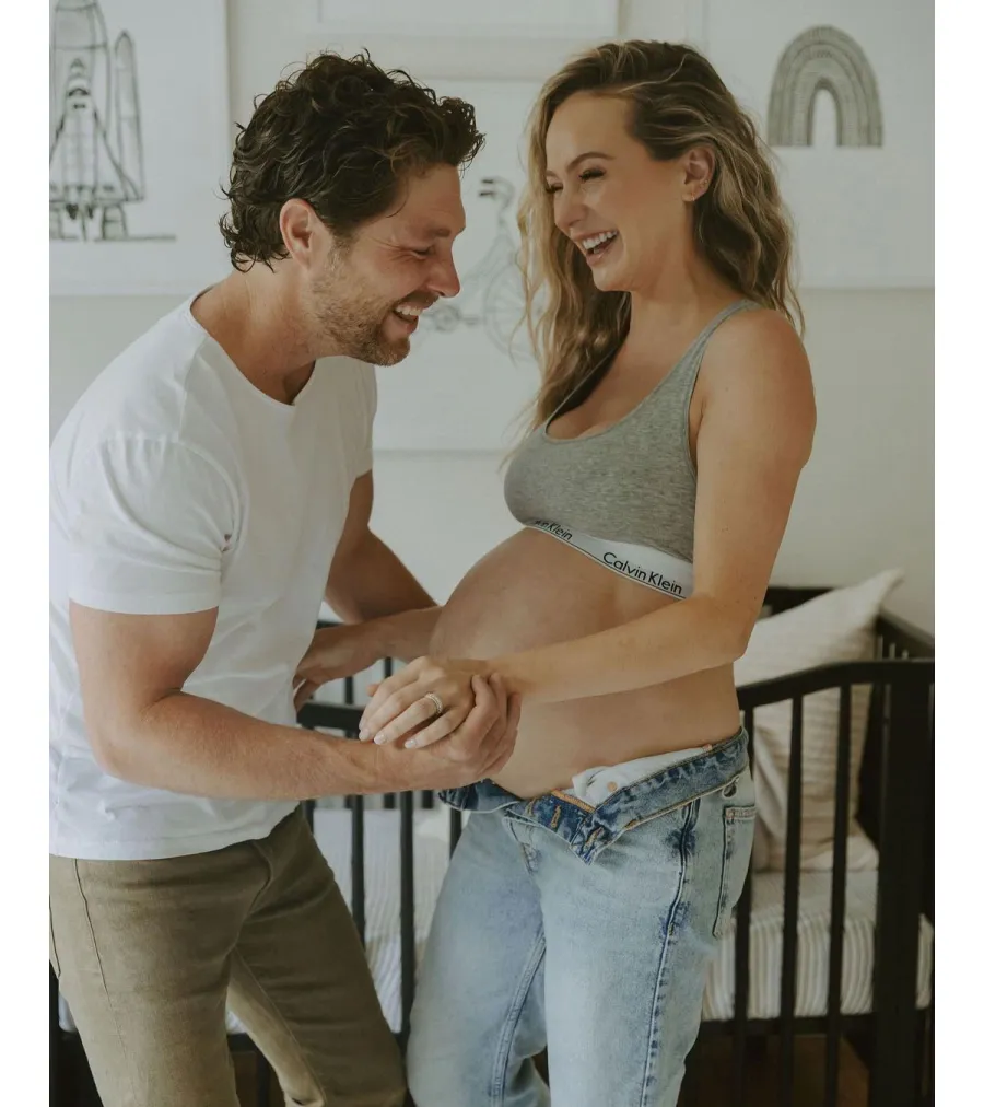 Future Parents Pregnant Lauren Bushnell Shows Baby Bump Progress in Maternity Shoot