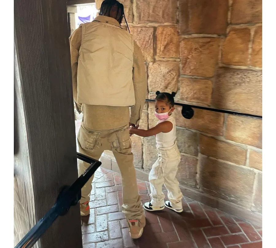 Inside Kylie Jenner and Travis Scott Disneyland Trip With Daughter Stormi 4