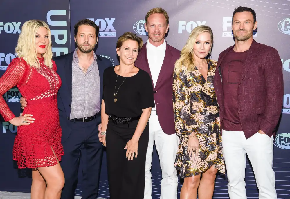 Jennie Garth: I Felt 'Threatened' by Other Women Because of '90210' Costars