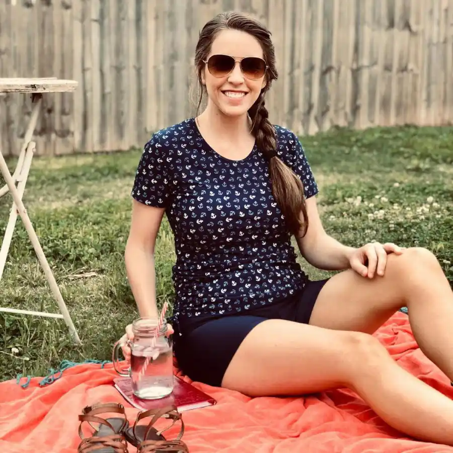 Jill Duggar Poses Swimwear Summer Approaches