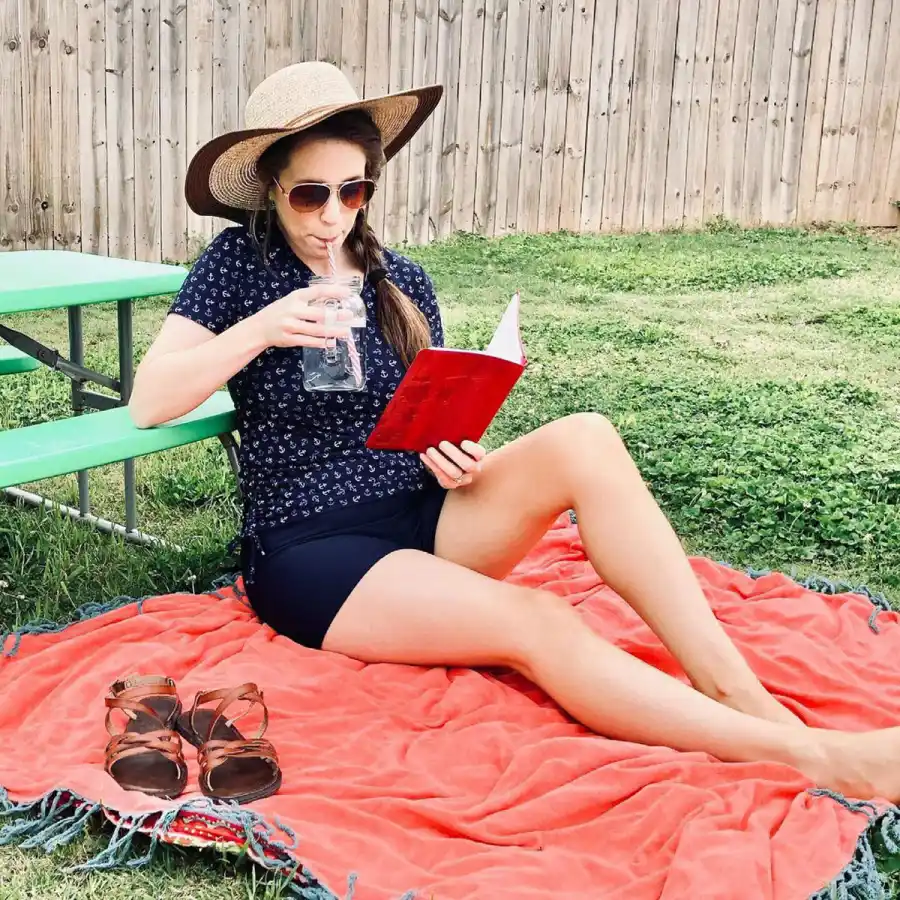 Jill Duggar Poses Swimwear Summer Approaches