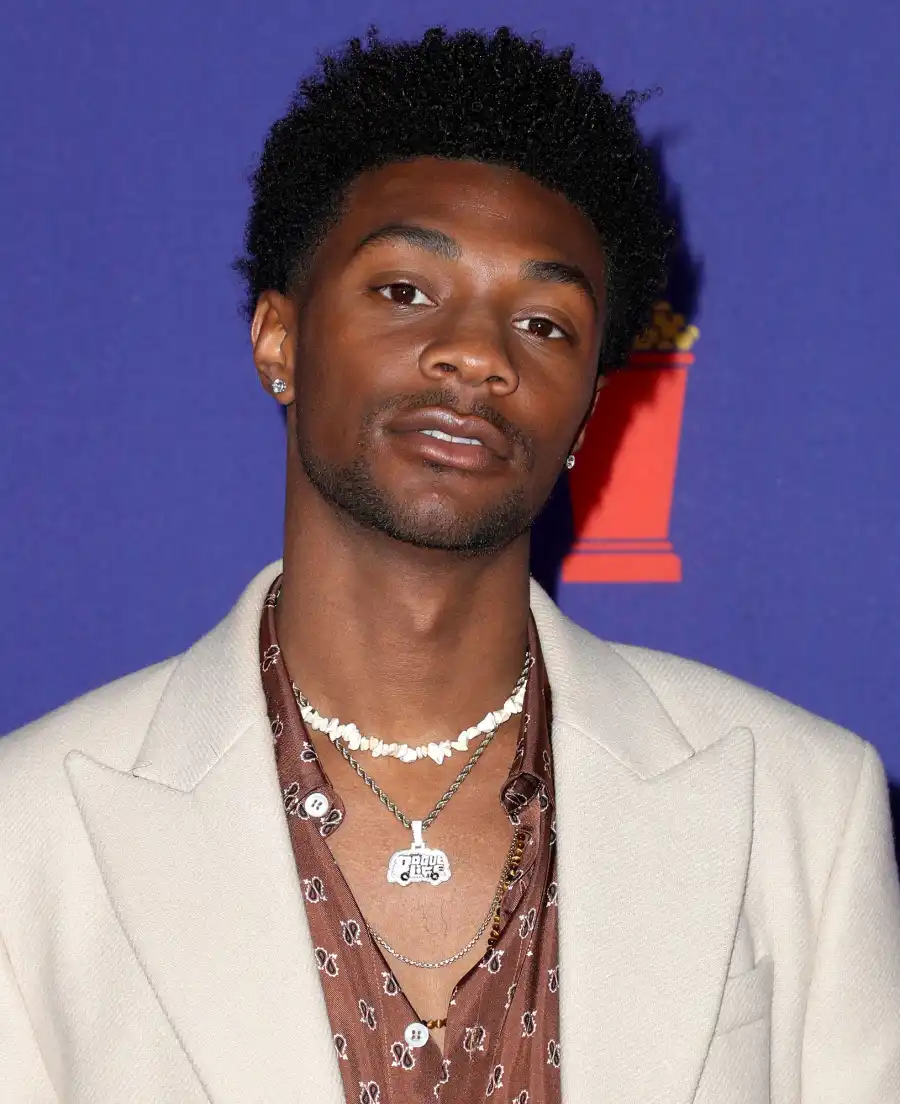 Jonathan Daviss Outer Banks Cast Love Lives Who the Stars Are Dating in Real Life