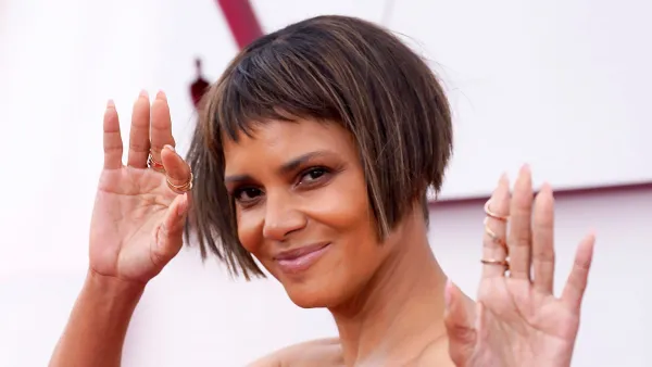 Just Kidding! Halle Berry’s Uber-Short Oscars Bob Was Fake